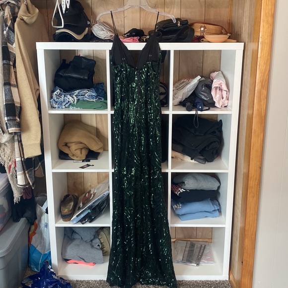Fritzy sequin mermaid formal dress - Picture 3 of 4